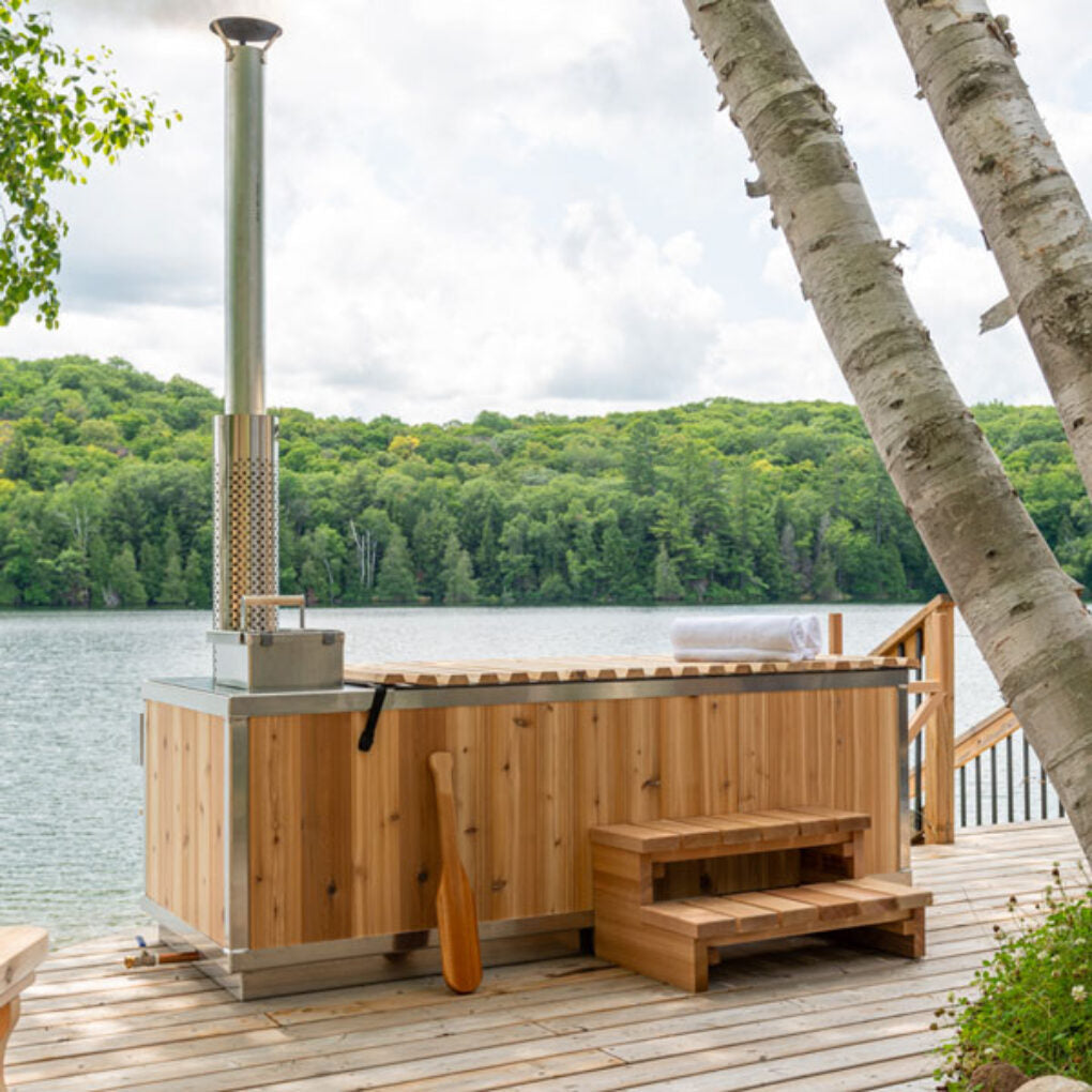 SAUNAONES® Outdoor Red Cedar Wooden Hot Tub